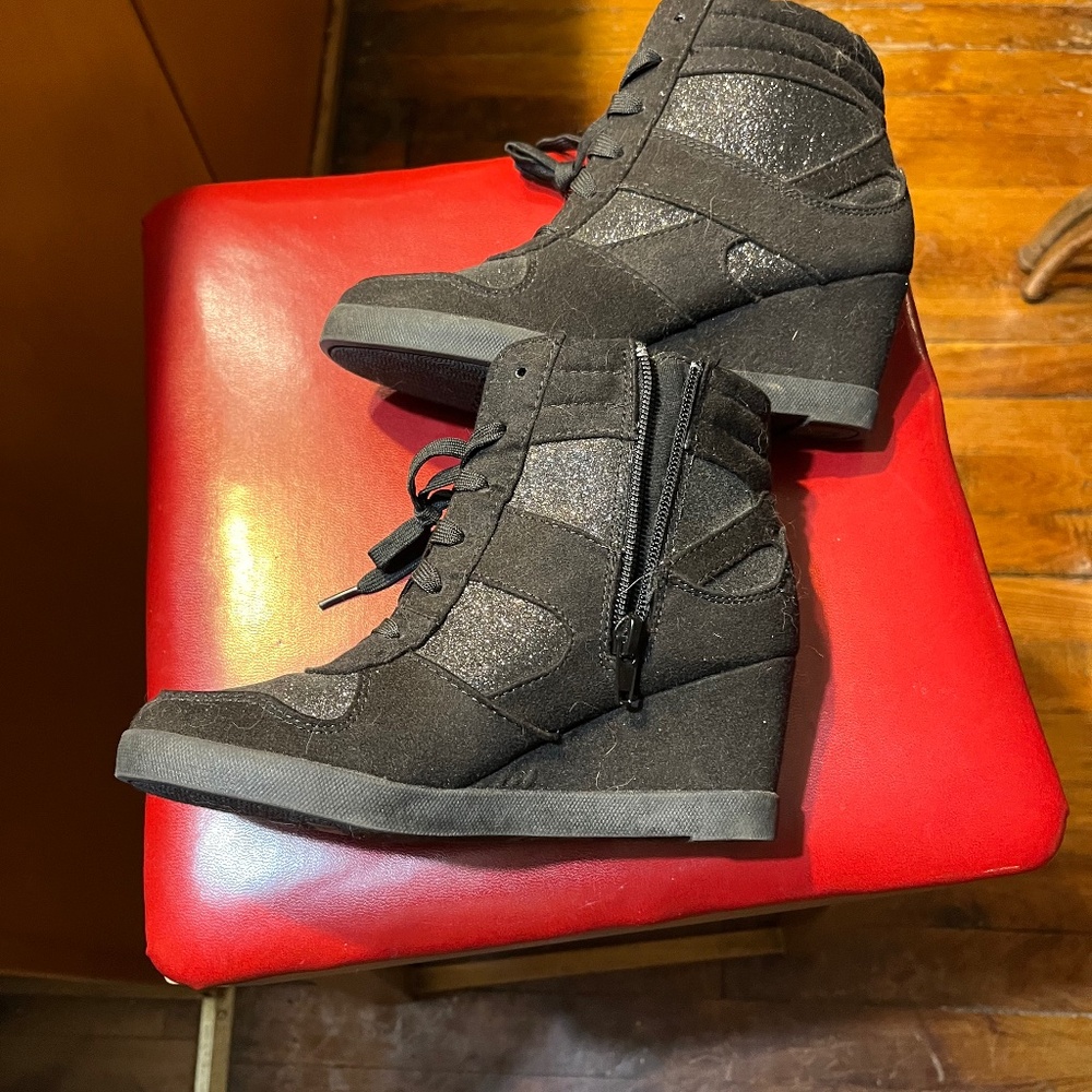 Girls Brash black sparkly boots size 3 new with tag attached